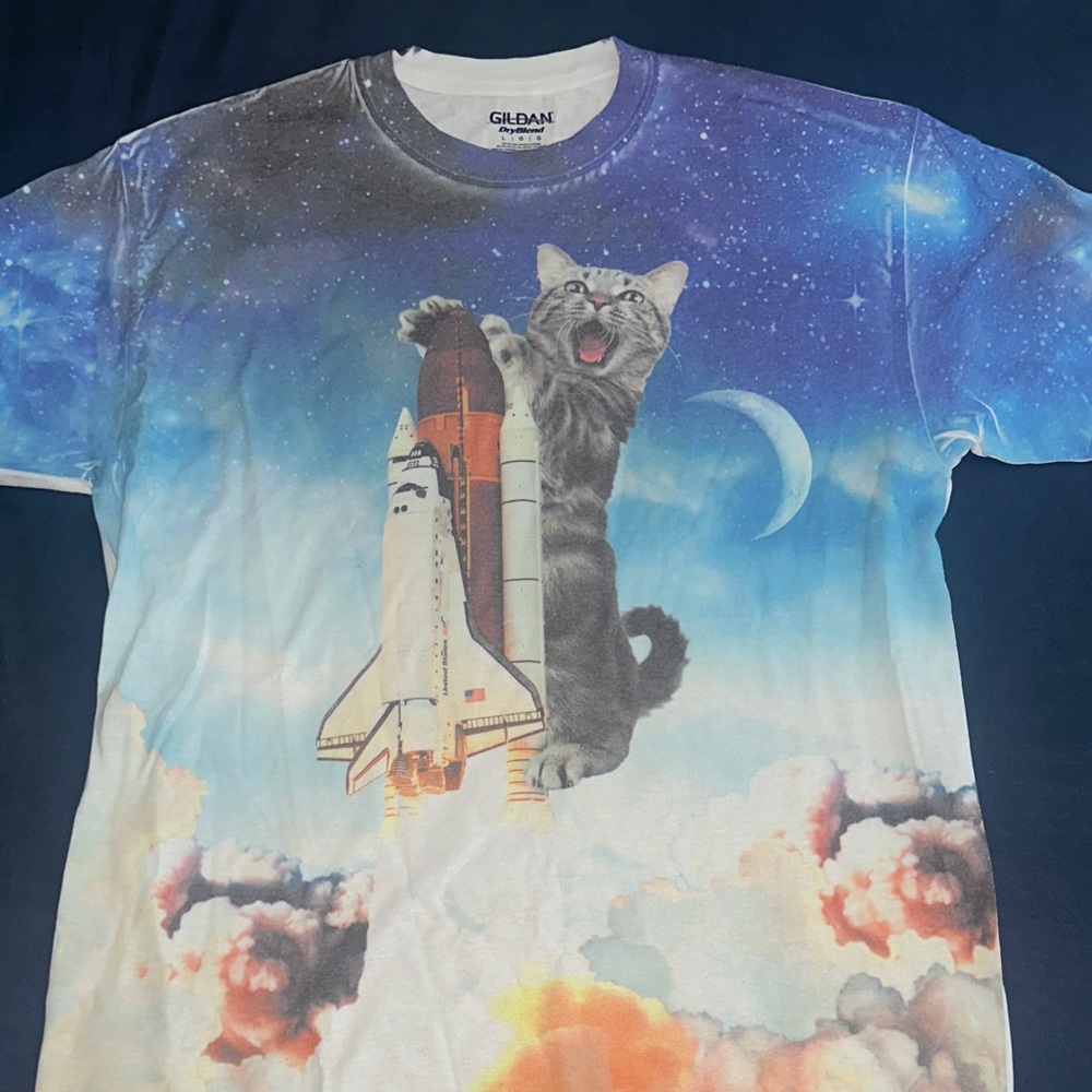 Gildan Blue Gradient Tee with Rocket-Grab Cat Graphic